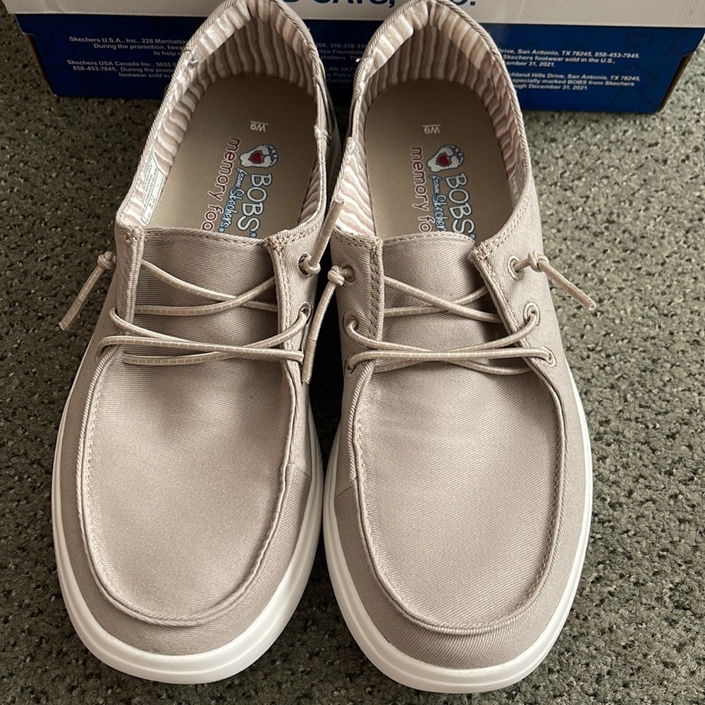 BOBS FROM SKETCHERS RIVERBANK SHOES SZ 9